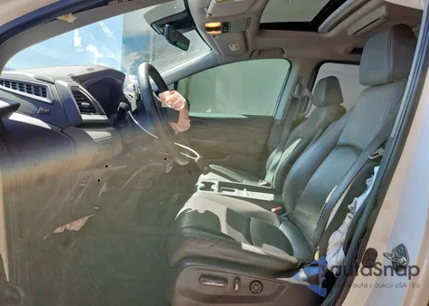 2018 Honda Odyssey Touring from USA, damaged, VIN 5FNRL6H87JB015769